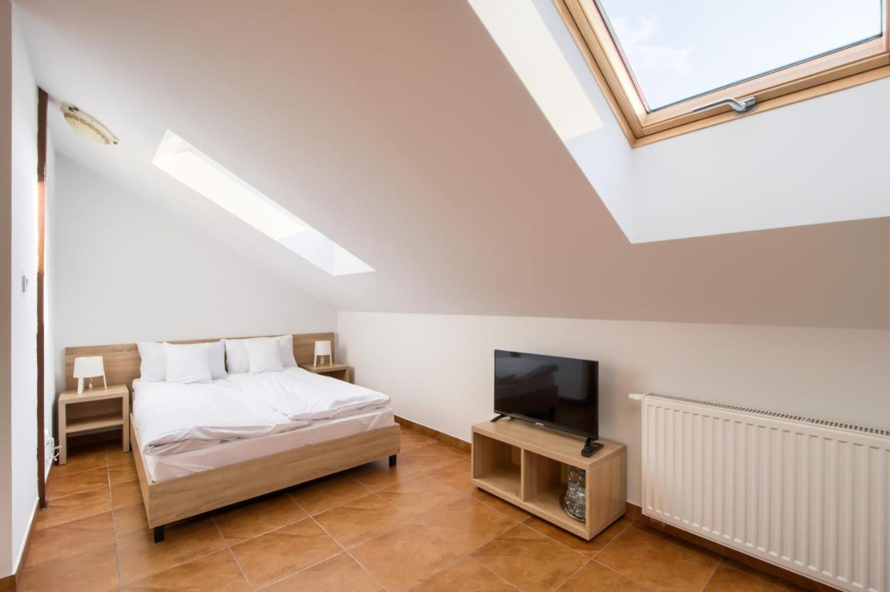 Patra Bed & Breakfast Warsaw Ngoại thất bức ảnh